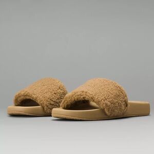 Lululemon Restfeel Slide - Fleece Gold Filbert Tan - Size 8 NWT